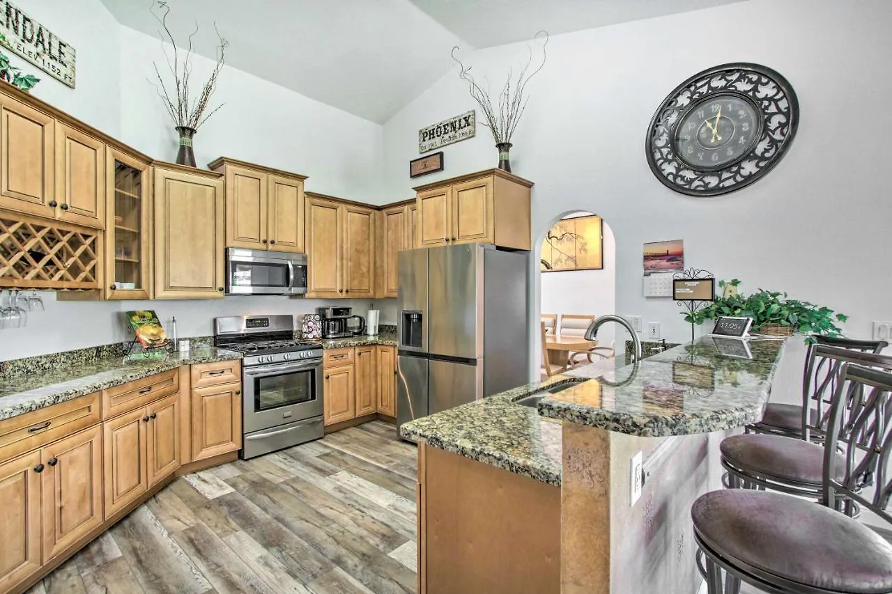 Villa Glendale Oasis With Saltwater Pool And Hot Tub! Phoenix 0*,  Stati Uniti