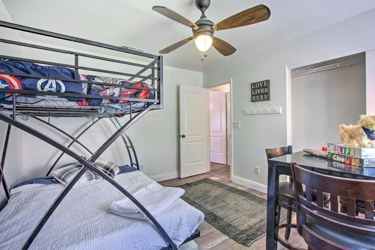 Villa Glendale Oasis With Saltwater Pool And Hot Tub! Phoenix