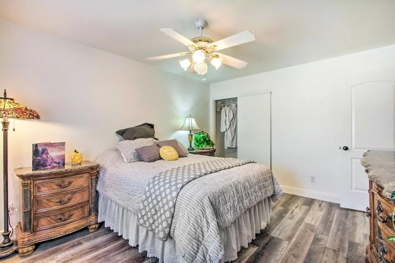 Casa vacanze Villa Glendale Oasis With Saltwater Pool And Hot Tub! Phoenix Stati Uniti